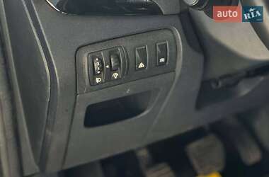 Минивэн Renault Scenic 2012 в 