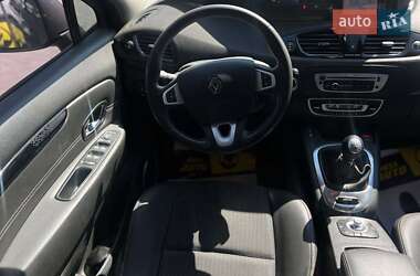 Минивэн Renault Scenic 2012 в 