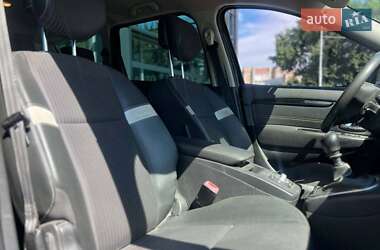 Минивэн Renault Scenic 2012 в 