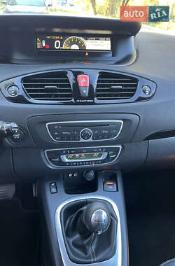 Минивэн Renault Scenic 2011 в 