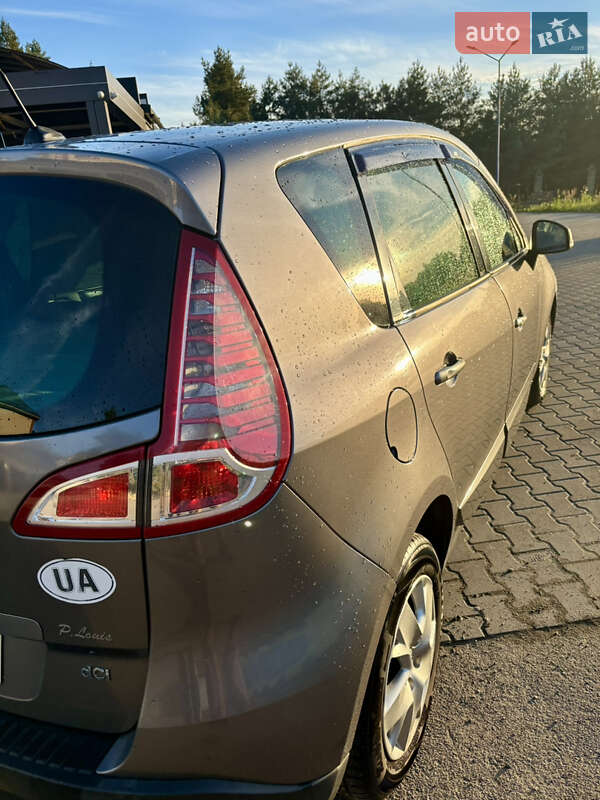 Минивэн Renault Scenic 2011 в Судовой Вишне