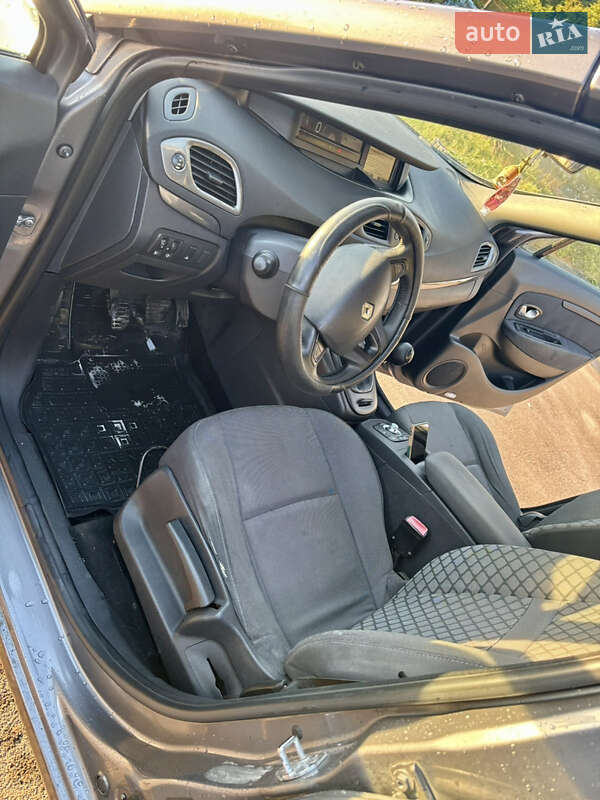 Минивэн Renault Scenic 2011 в Судовой Вишне