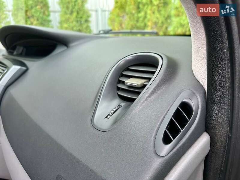 Минивэн Renault Scenic 2005 в Полтаве