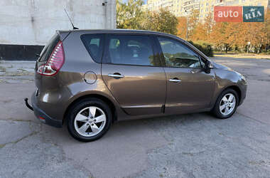 Минивэн Renault Scenic 2010 в 