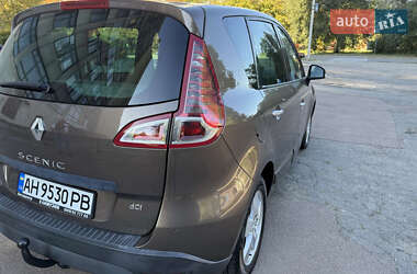 Минивэн Renault Scenic 2010 в 