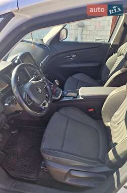 Минивэн Renault Scenic 2017 в 