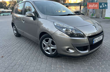Минивэн Renault Scenic 2011 в 