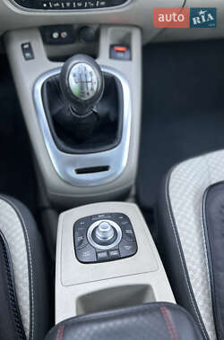 Минивэн Renault Scenic 2011 в 