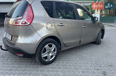 Минивэн Renault Scenic 2011 в 