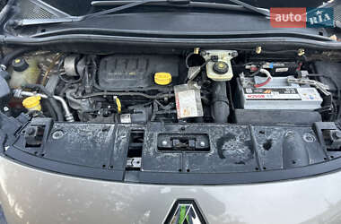 Минивэн Renault Scenic 2011 в 