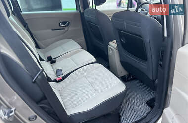 Минивэн Renault Scenic 2011 в 