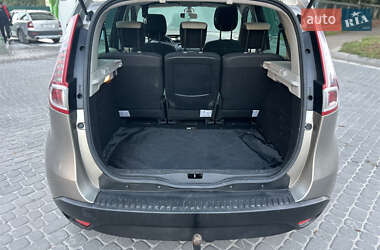 Минивэн Renault Scenic 2011 в 