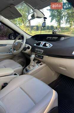 Минивэн Renault Scenic 2009 в 