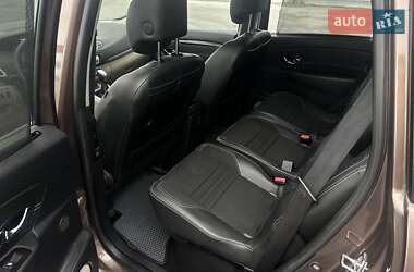 Минивэн Renault Scenic 2011 в 