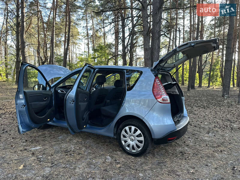 Минивэн Renault Scenic 2010 в Киеве