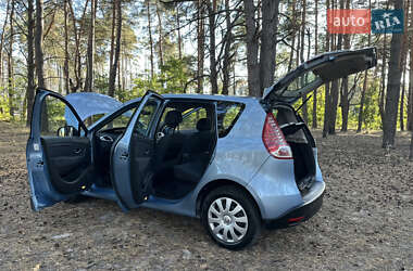 Минивэн Renault Scenic 2010 в 