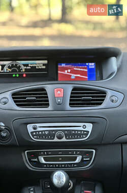 Минивэн Renault Scenic 2010 в 