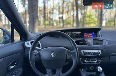 Минивэн Renault Scenic 2010 в 
