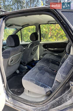 Минивэн Renault Scenic 2000 в 
