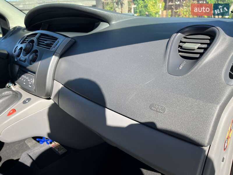 Минивэн Renault Scenic 2007 в Золочеве