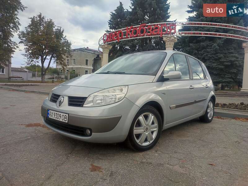 Минивэн Renault Scenic 2004 в 