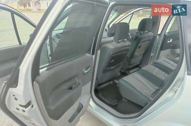 Минивэн Renault Scenic 2004 в 