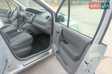 Минивэн Renault Scenic 2004 в 