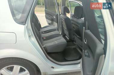 Минивэн Renault Scenic 2004 в 