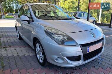 Минивэн Renault Scenic 2011 в 