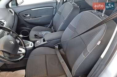 Минивэн Renault Scenic 2011 в 