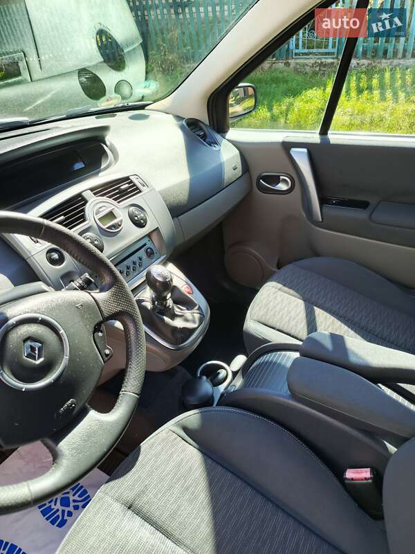 Минивэн Renault Scenic 2007 в Вараше