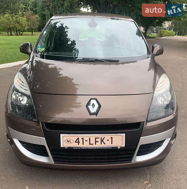 Минивэн Renault Scenic 2010 в Ровно