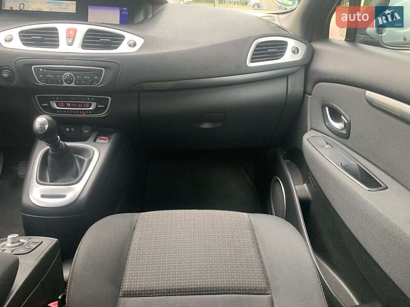 Минивэн Renault Scenic 2010 в Ровно