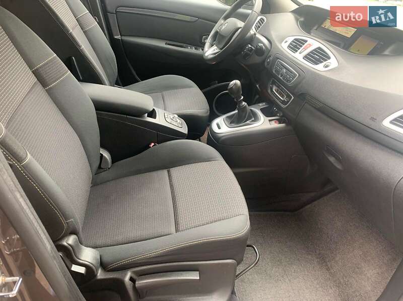 Минивэн Renault Scenic 2010 в Ровно