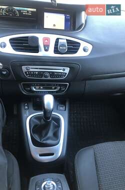 Минивэн Renault Scenic 2010 в 
