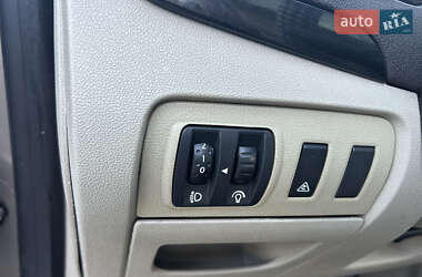Минивэн Renault Scenic 2011 в 