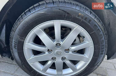 Минивэн Renault Scenic 2011 в 