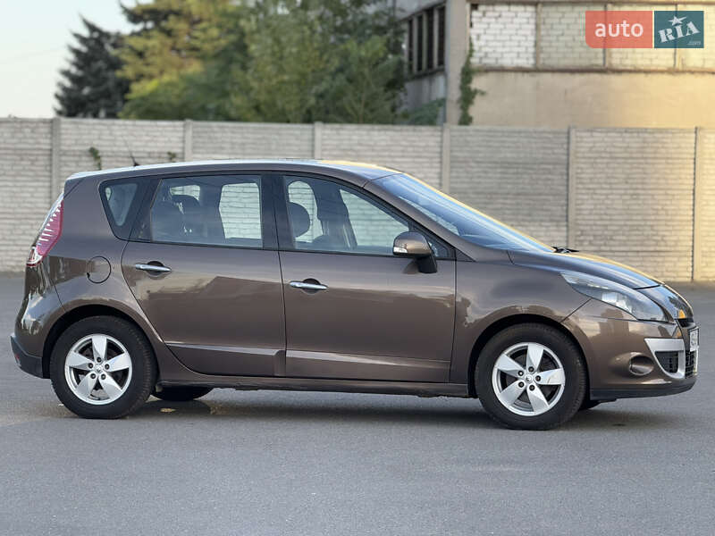 Минивэн Renault Scenic 2010 в Днепре