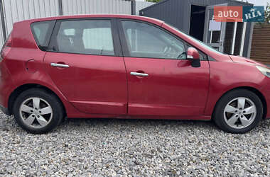 Минивэн Renault Scenic 2009 в 