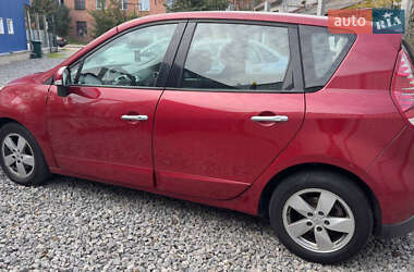 Минивэн Renault Scenic 2009 в 