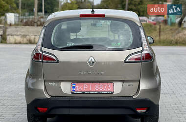 Минивэн Renault Scenic 2012 в 