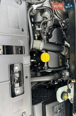 Минивэн Renault Scenic 2012 в 