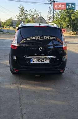 Минивэн Renault Scenic 2015 в 