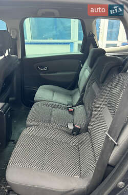 Минивэн Renault Scenic 2011 в 