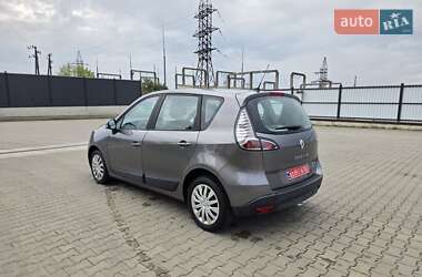 Минивэн Renault Scenic 2012 в 