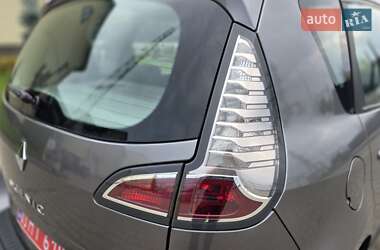 Минивэн Renault Scenic 2012 в 