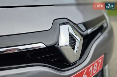 Минивэн Renault Scenic 2012 в 