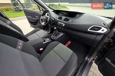 Минивэн Renault Scenic 2012 в 