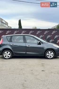 Минивэн Renault Scenic 2009 в 