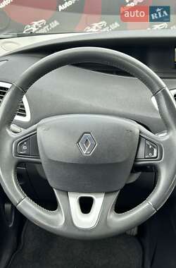 Минивэн Renault Scenic 2009 в 